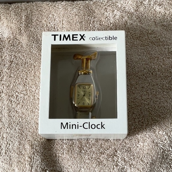 Timex Gold and Silver and gold golf Desk Clock - Picture 3 of 6
